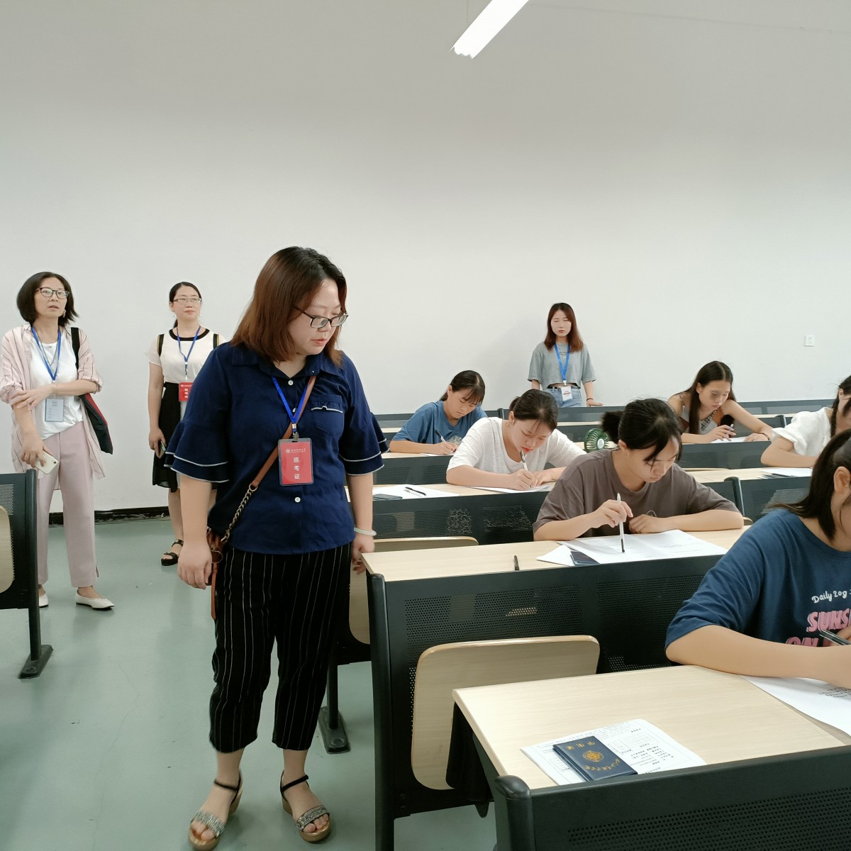 kqx7s52n48.jpg kqx7s52n48.jpg