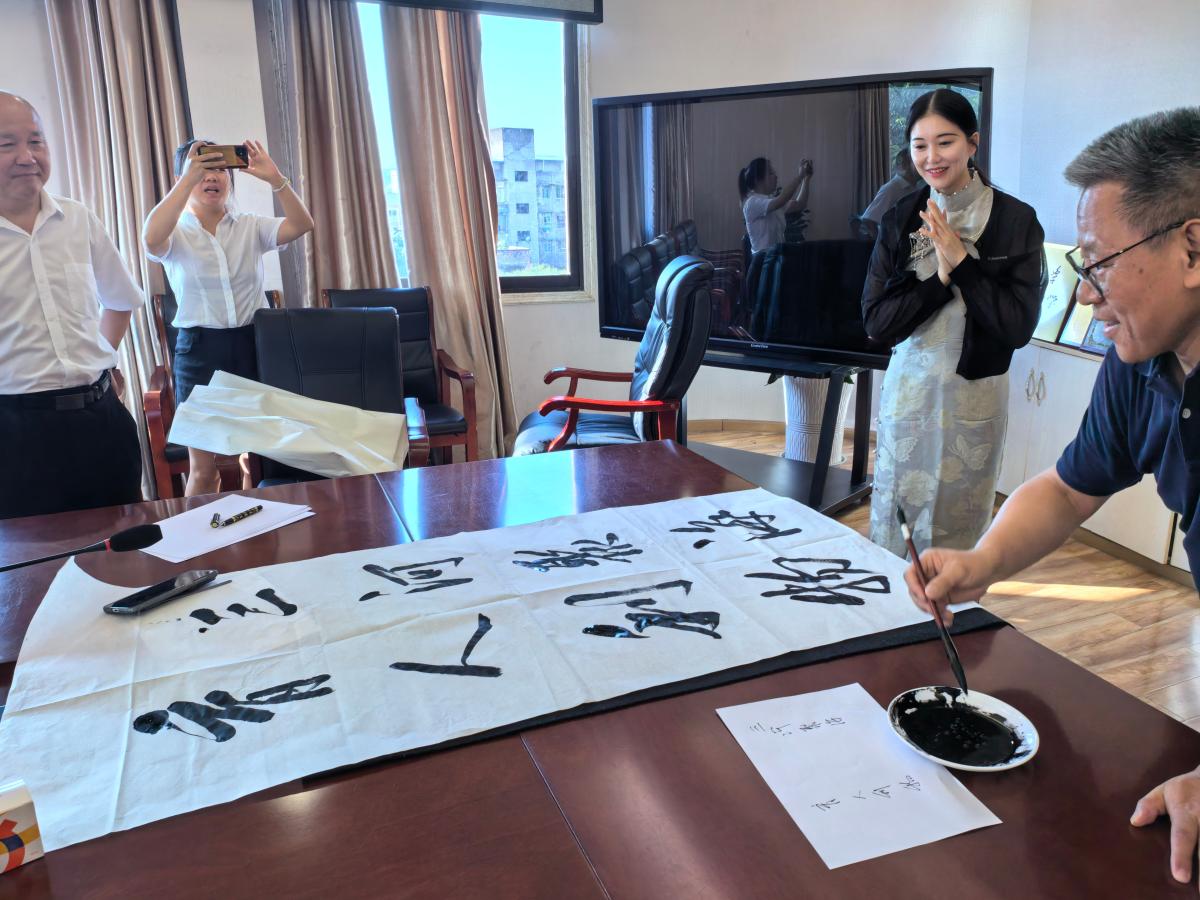 9d6922be73dd3e7682b55245d764f76c